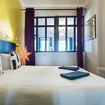 Chiado Bairro Alto, Bright And Newly Renovated 3 Bedroom Apartment, Lisbon Historical Center