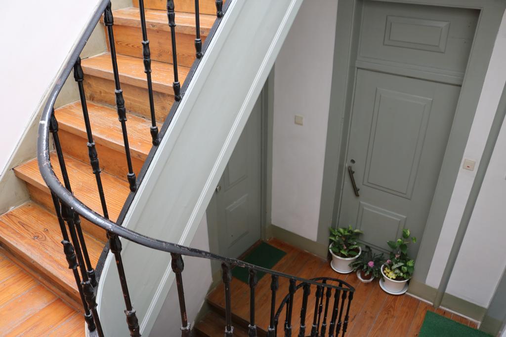 Chiado Bairro Alto, Bright And Newly Renovated 3 Bedroom Apartment, Historical Center * Lisboa