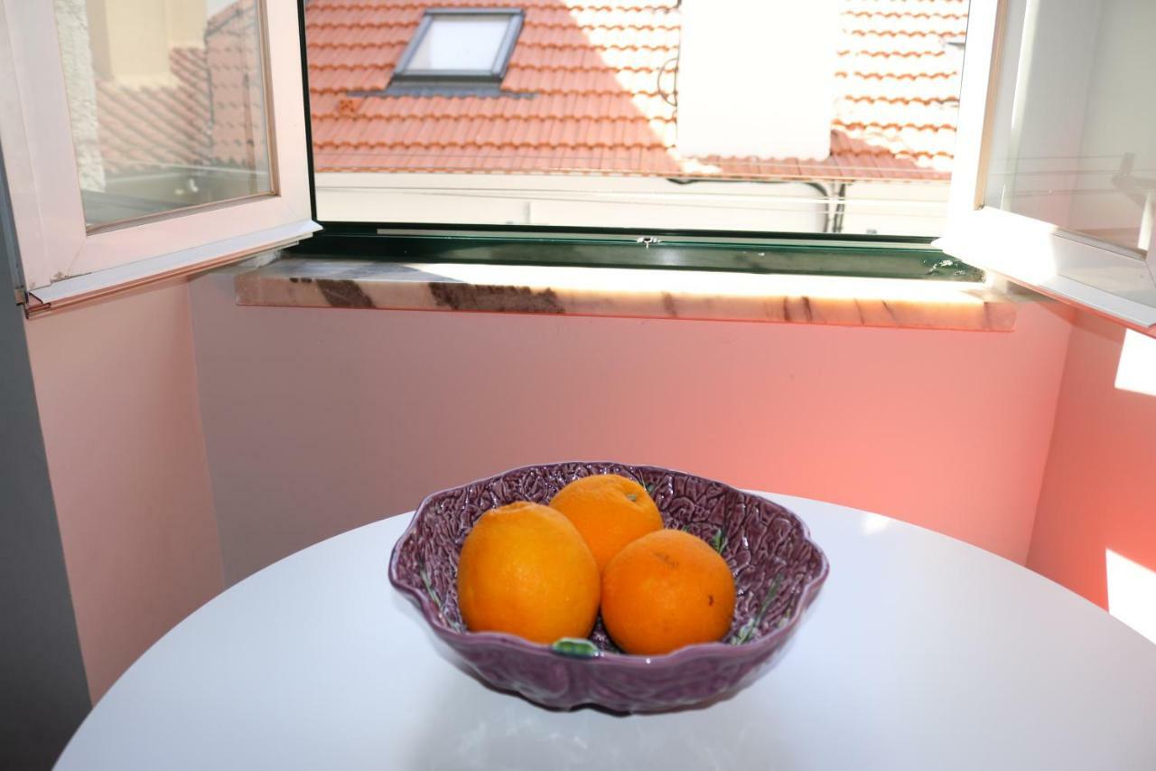 Chiado Bairro Alto, Bright And Newly Renovated 3 Bedroom Apartment, Historical Center *