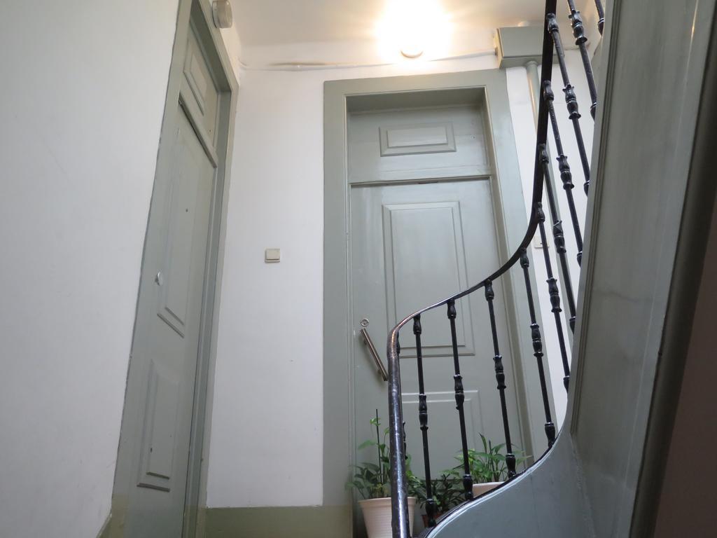 Chiado Bairro Alto, Bright And Newly Renovated 3 Bedroom Apartment, Historical Center Lisboa